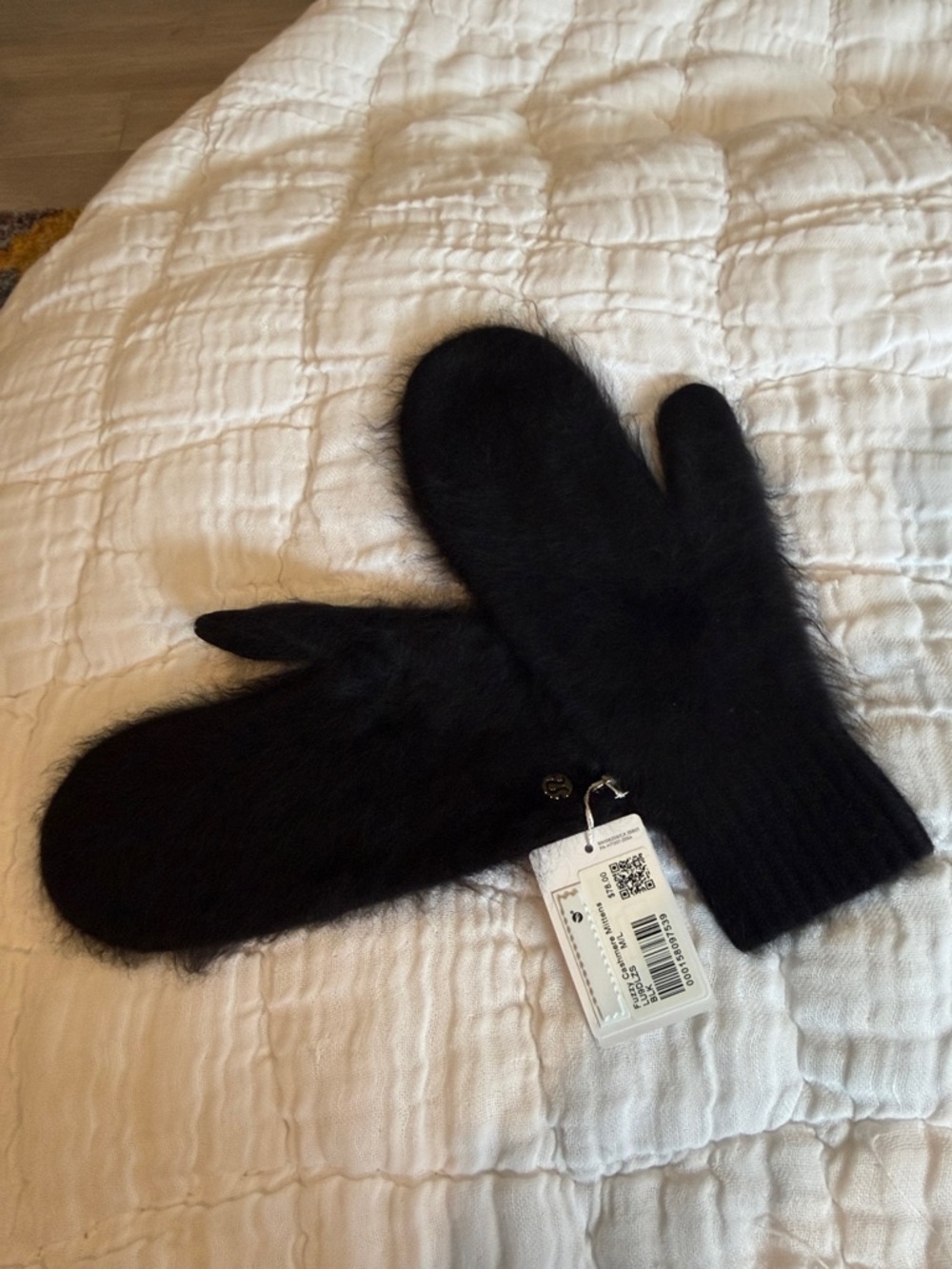 lululemon athletica Black Fuzzy Mittens